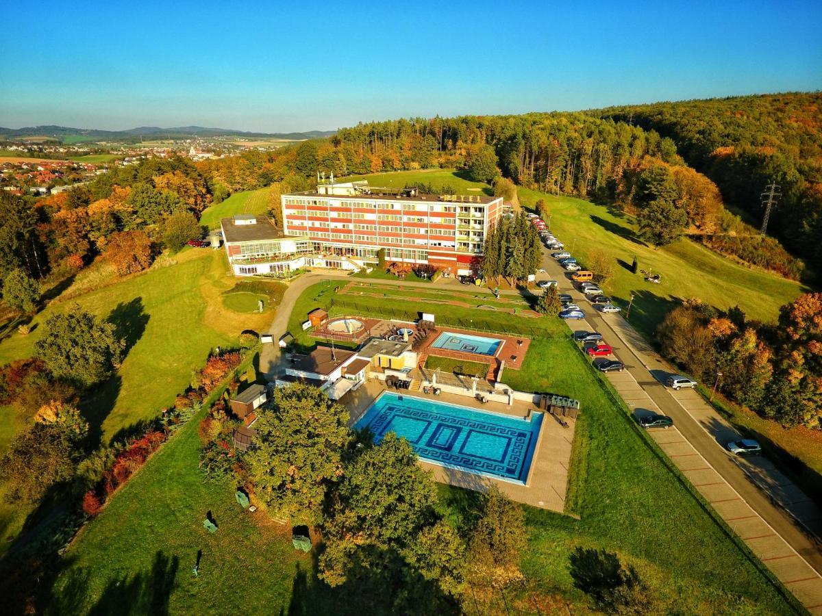 Hotel Lazne Kostelec Zlín Buitenkant foto