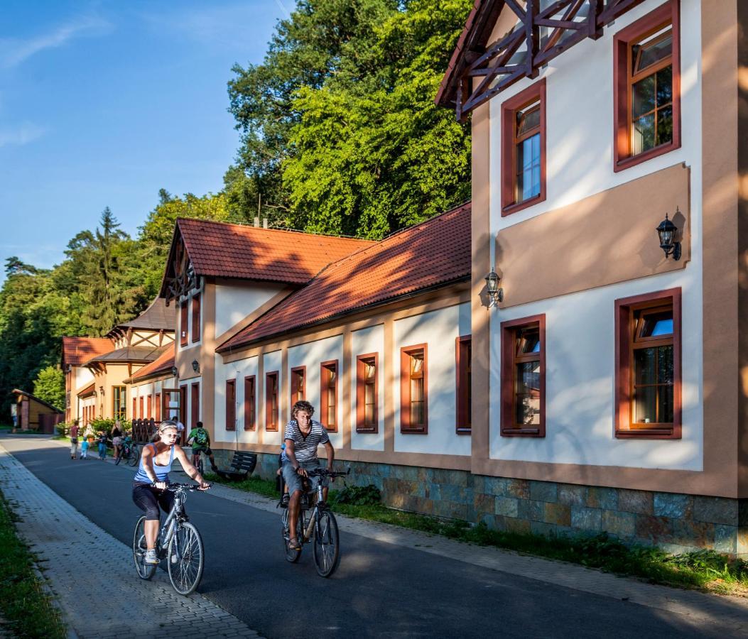 Hotel Lazne Kostelec Zlín Buitenkant foto